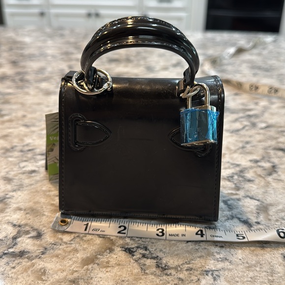 Kendall & Kylie | Lock & Key Mini Purse in Black - Picture 10 of 12